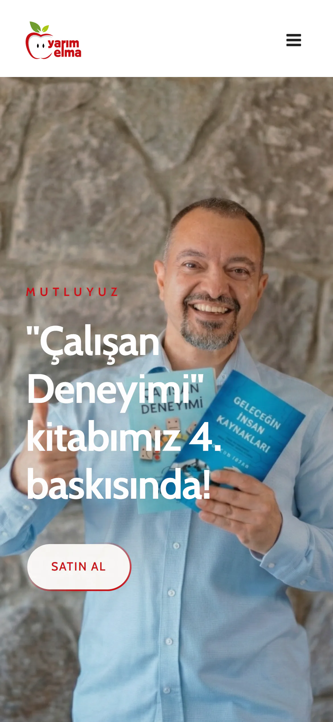 Yarım Elma on a phone